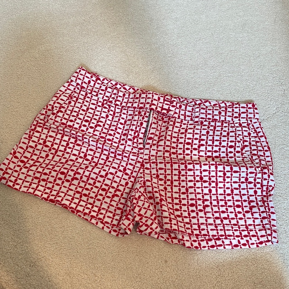 Vineyard Vines Red and white shorts- size 8